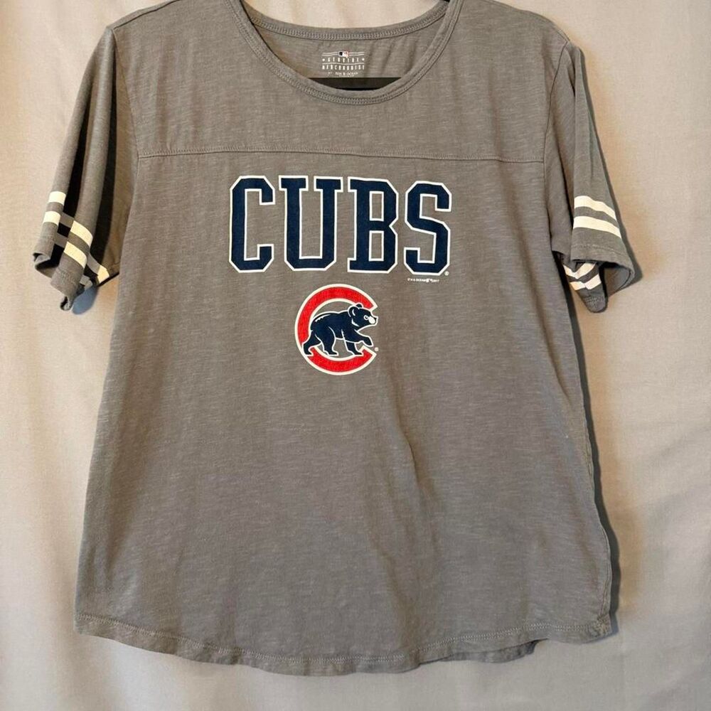 Women’s Chicago Cubs t-shirt by 5th and Ocean